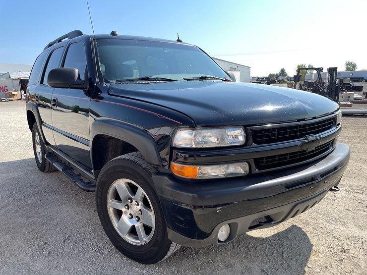 #1020-•-2005-chevy-tahoe-4x4-suv-(has-wi-title)-image-3