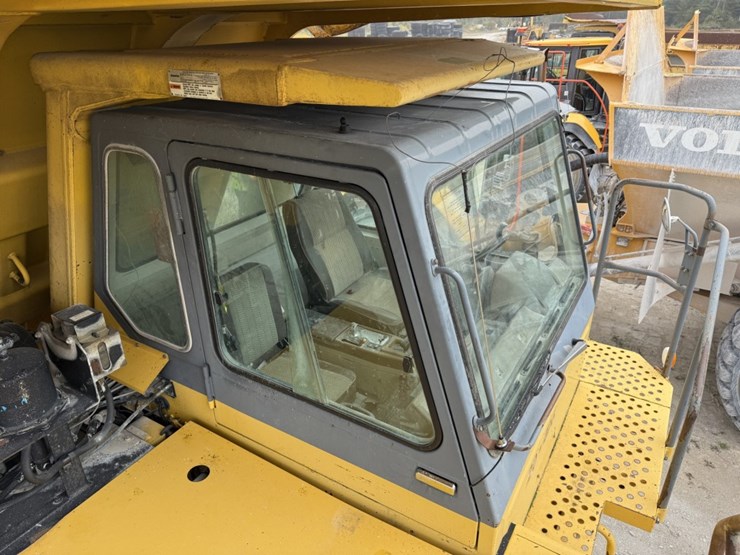 komatsu-hd465-5-image-52
