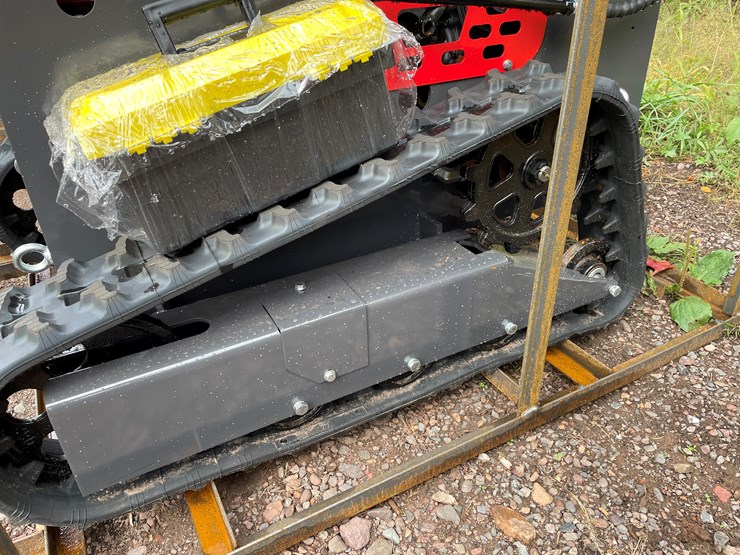 #8172-•-agt-compact-track-loader-image-9