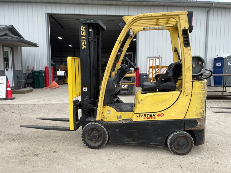 #1036-•-hyster-40-3,750lb-lp-forklift-image-8