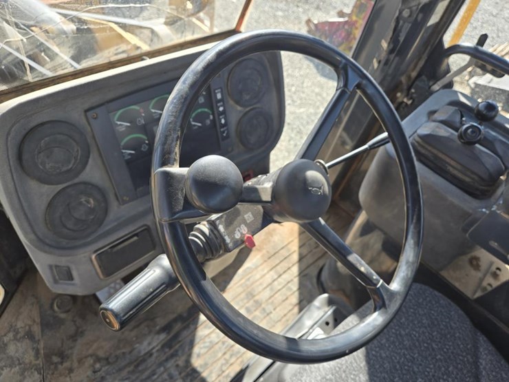 2007-deere-844j-image-54