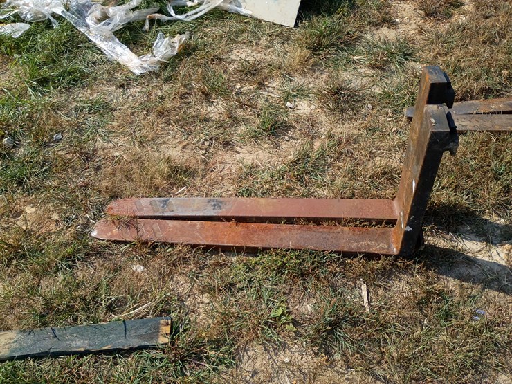 #103-•-set-of-42"-pallet-forks-image-2