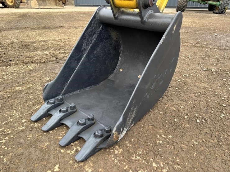 komatsu-pc28uu-image-11