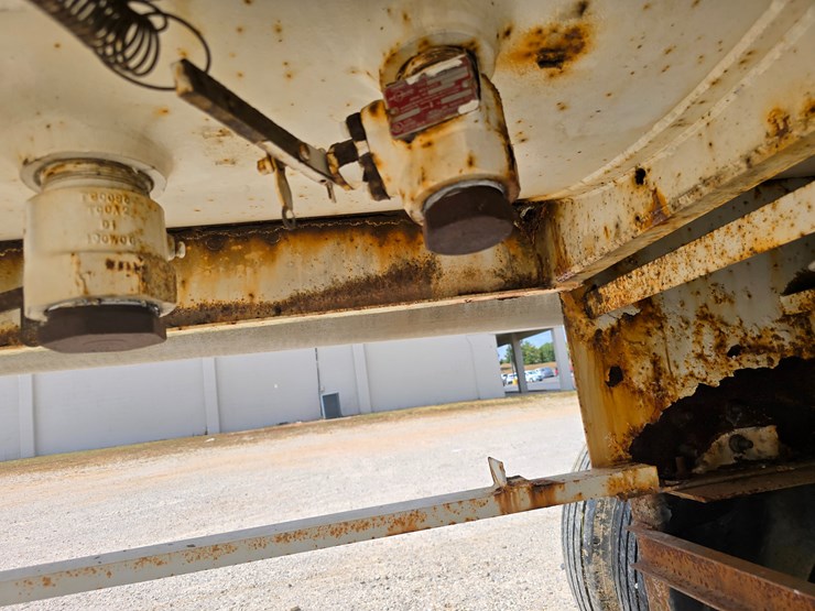 #16593-•-1970-mississippi-tank-company-gas-tank-trailers-image-92