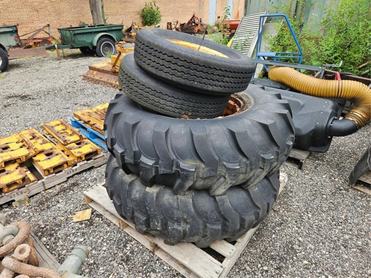 #2097-•-16.9-24-tires-&-rims-image-1