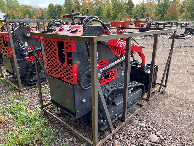 #8173-•-agt-compact-track-loader-image-4
