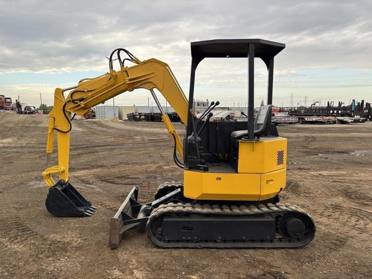 komatsu-pc28uu-image-5