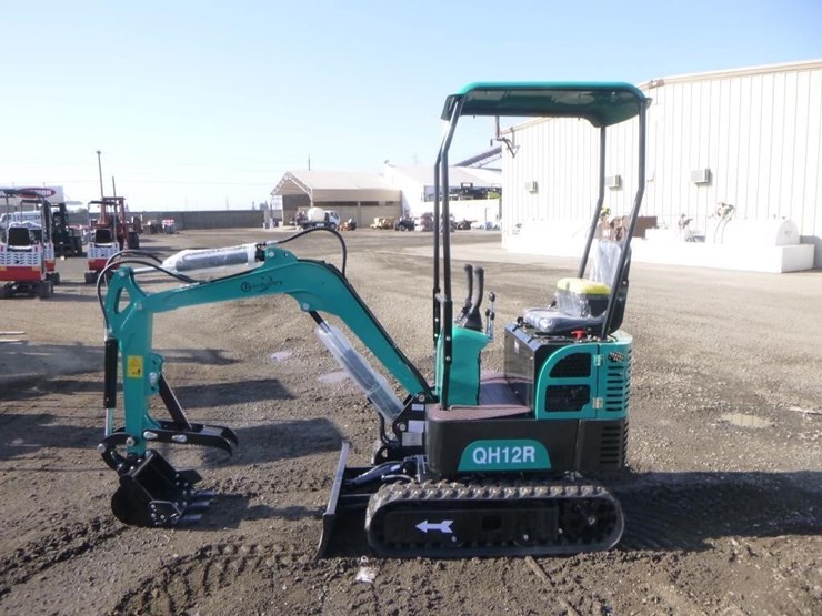 2025-agt-qh12r-hydraulic-excavator-image-5