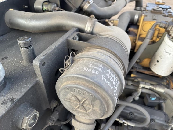 caterpillar-cb34-image-33