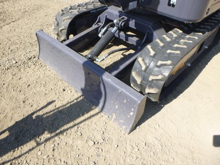 2025-agt-mx15rx-hydraulic-excavator-image-14