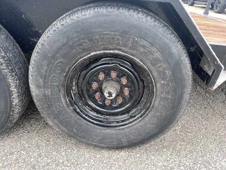#1977-•-20'-tandem-axle-trailer-(has-wi-title)-image-20