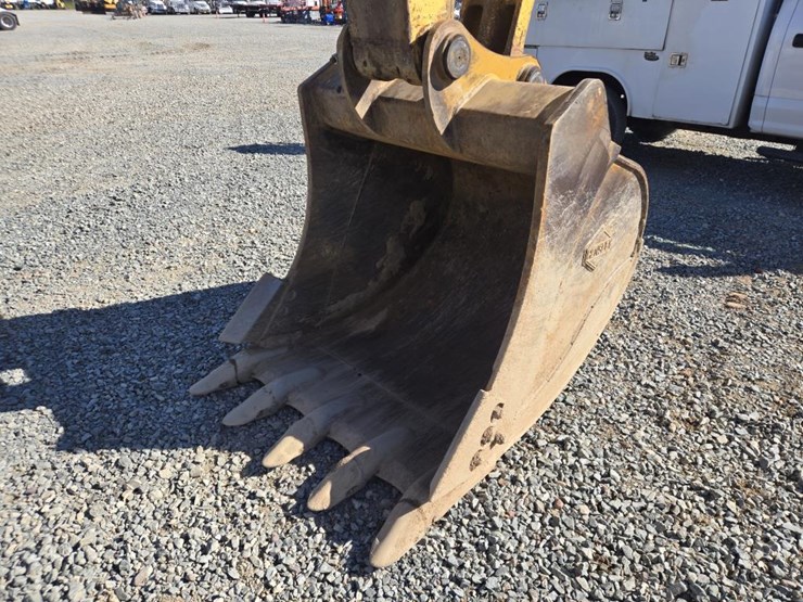 komatsu-pc210-lc-10-image-22