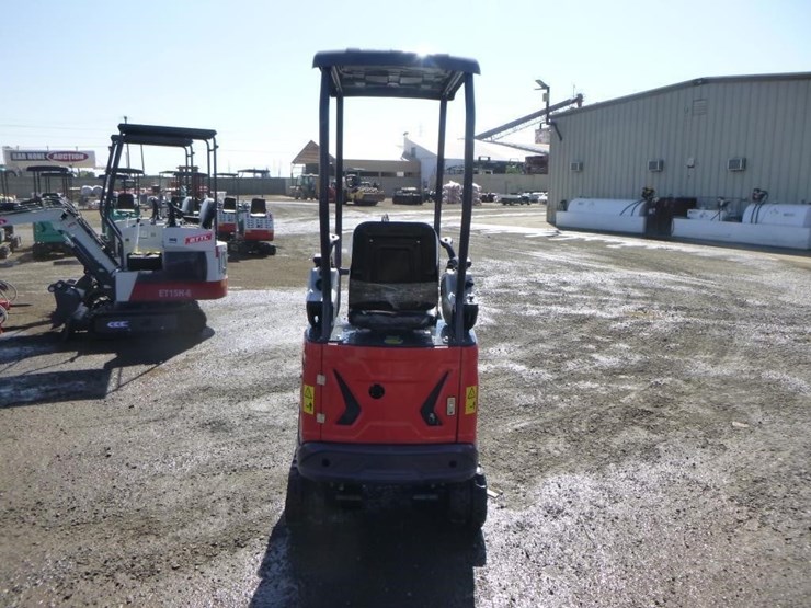 2025-agt-mx15rx-hydraulic-excavator-image-8