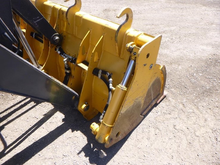2021-deere-210l-image-11