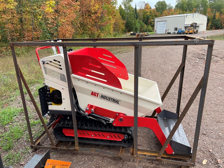 #8162-•-agt-stand-on-self-loading-crawler-dumper-image-6