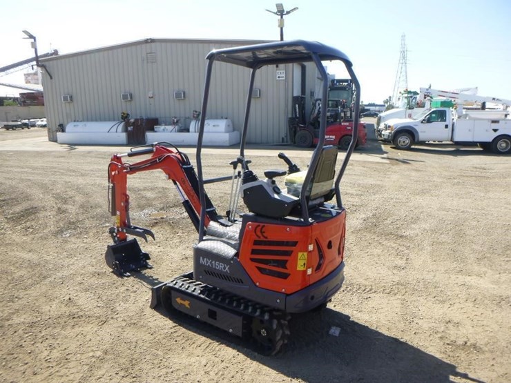 2025-agt-mx15rx-hydraulic-excavator-image-4