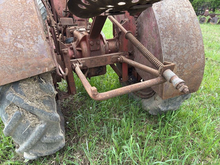 silver-king-r38-tractor-image-14