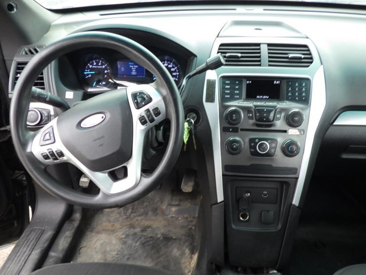 2015-ford-explorer-image-9