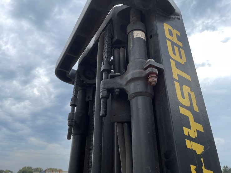 #1036-•-hyster-40-3,750lb-lp-forklift-image-18