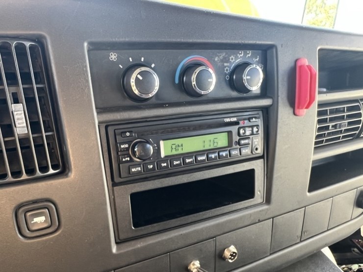 2008-chevrolet-express-school-bus-image-32