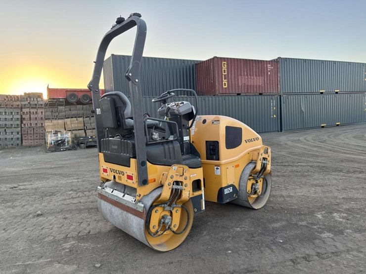 2018-volvo-dd25b-image-3