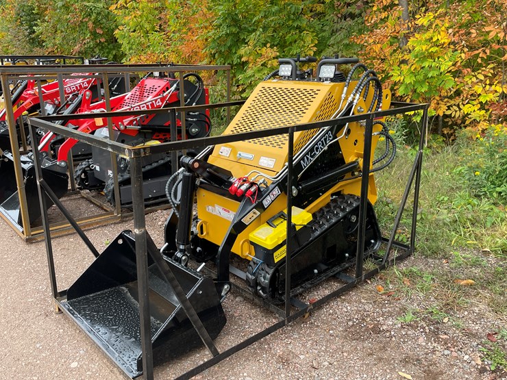 #8171-•-agt-compact-track-loader-image-1