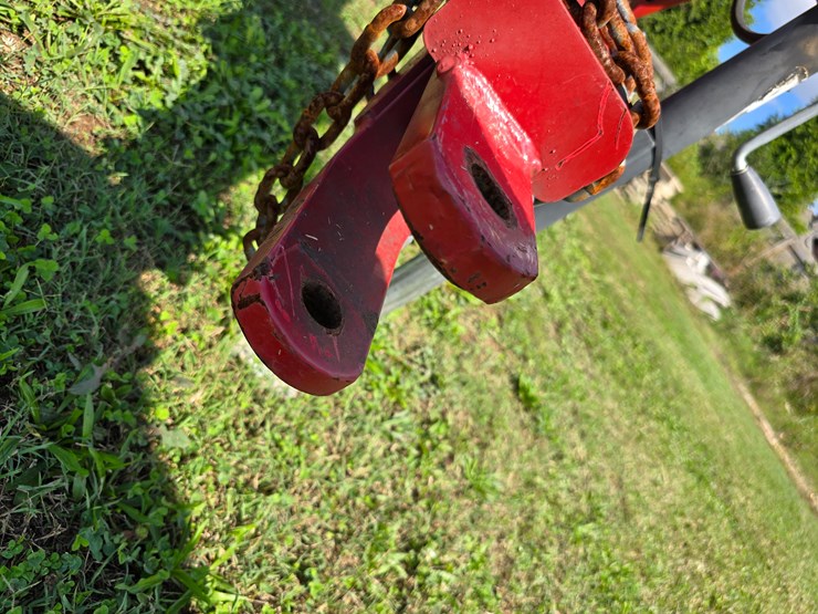2023-new-holland-210-image-37