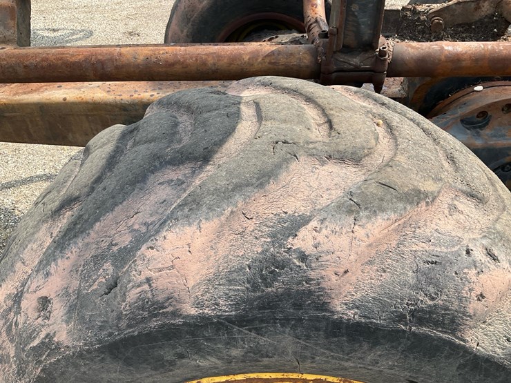 2006-deere-1010d-image-15