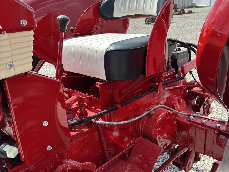 farmall-340-image-43