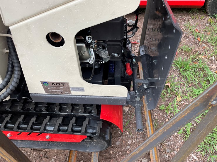 #8162-•-agt-stand-on-self-loading-crawler-dumper-image-10