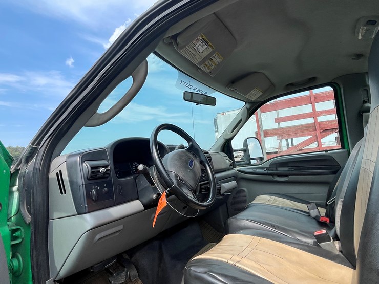 2006-ford-f550-image-36