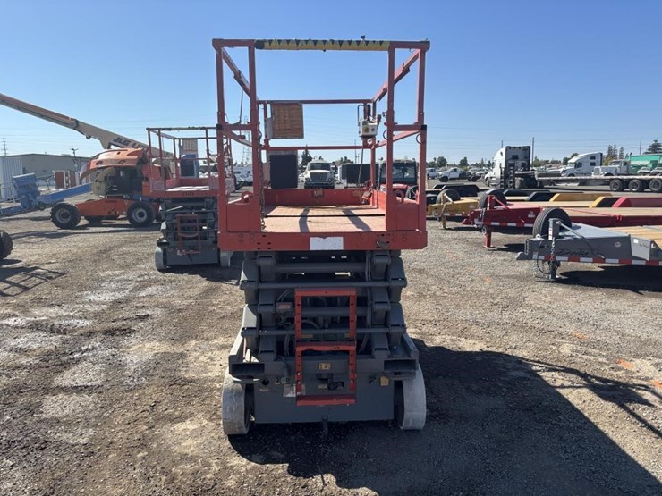 skyjack-sj4632-scissor-lift-image-6