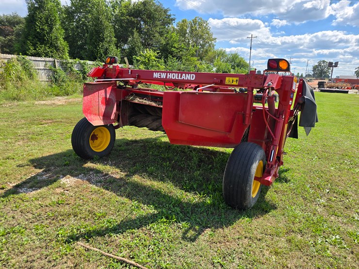 2023-new-holland-210-image-14