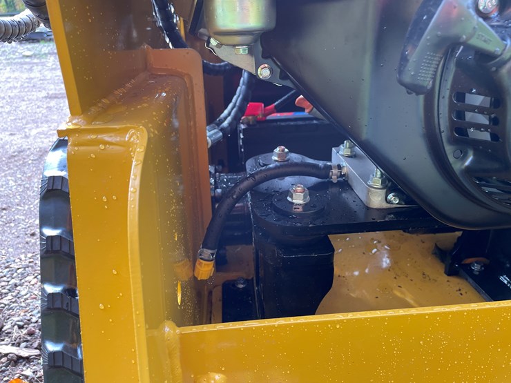 #8174-•-agt-compact-track-loader-image-20