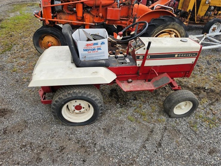 #2036-•-gravely-810-garden-tractor-image-6