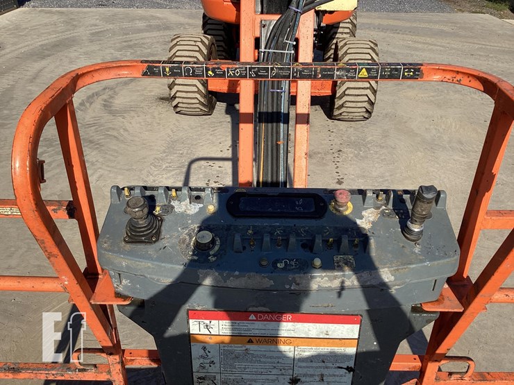 2010-jlg-450aj-image-12