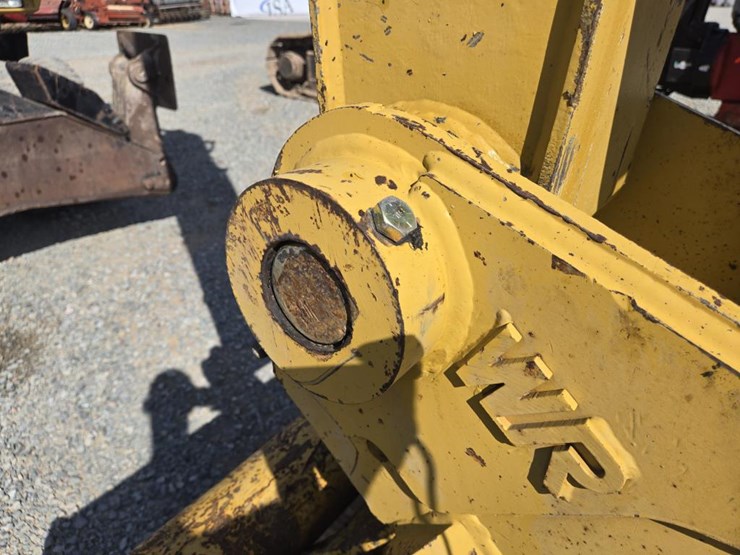 2006-caterpillar-m318-image-19