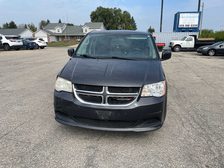 2012-dodge-caravan-image-2