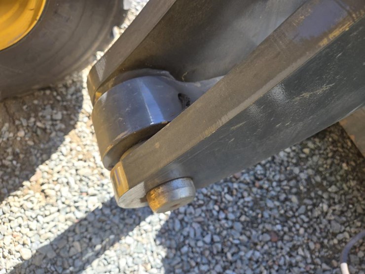 2019-deere-344l-image-14