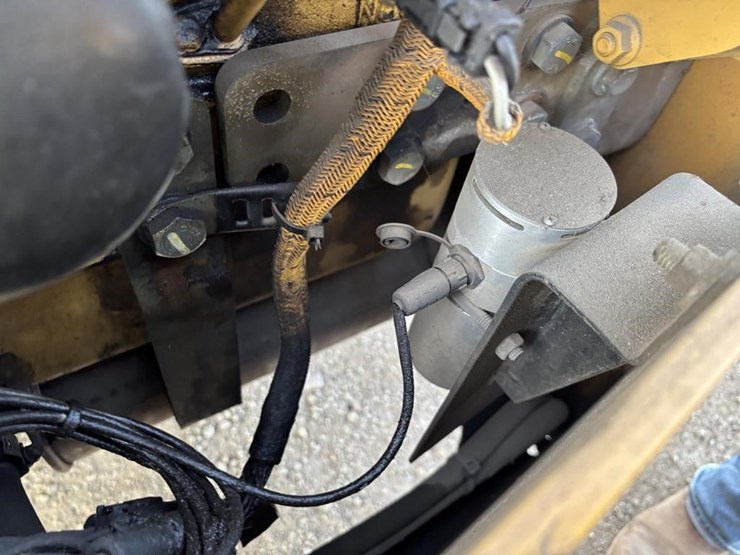 caterpillar-cb34-image-40