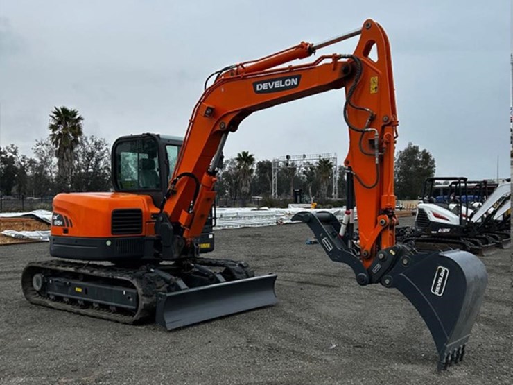2023-develon-dx85r-3-hydraulic-excavator-image-2