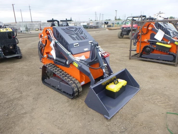 tpm-t460-skid-steer-track-loader-image-2