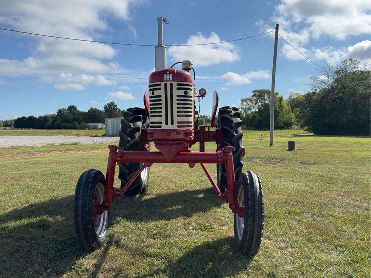 farmall-350-diesel-high-crop-image-4