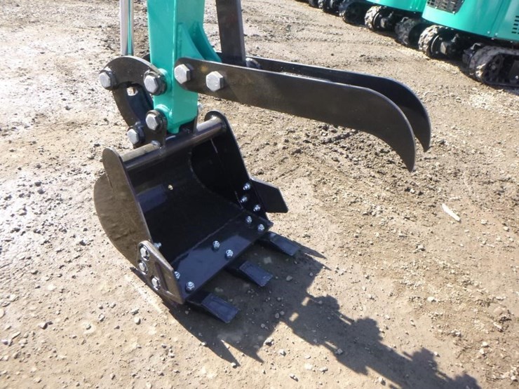 2025-agt-h15r-hydraulic-excavator-image-9