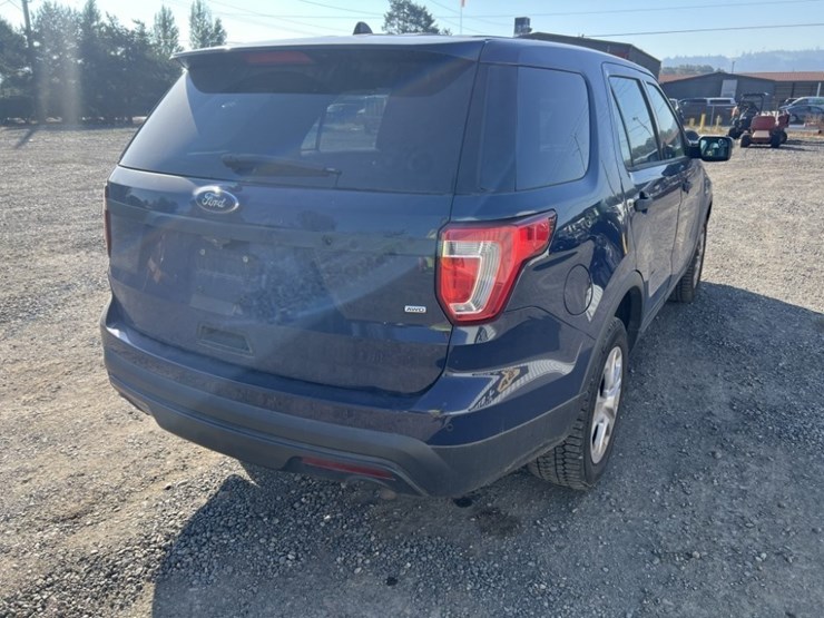 2017-ford-explorer-image-4