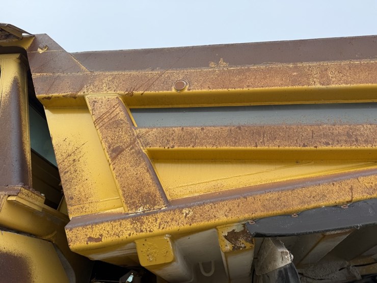 komatsu-hd465-5-image-18