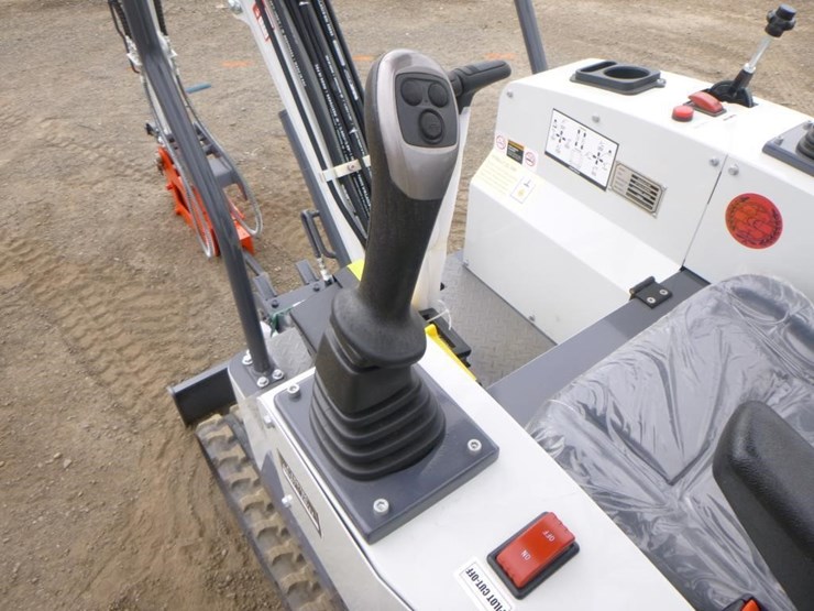 bttl-et15h-6-hydraulic-excavator-image-23