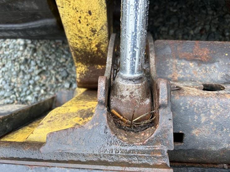 deere-240-image-13