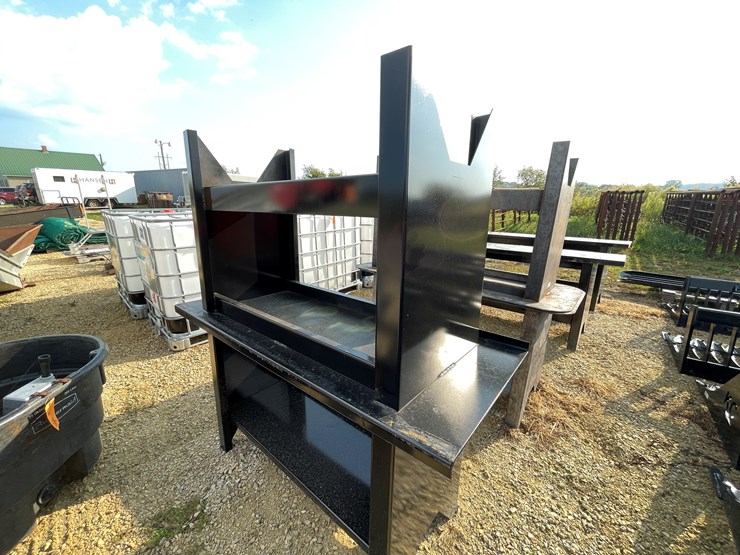 #3005-•-metal-work-table-image-2