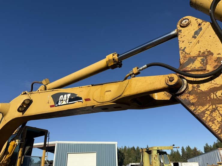 caterpillar-235-image-8